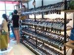 品牌好的福州高档烤漆展柜加工厂--售卖福州福建高档烤漆展柜箱包鞋专柜化妆品展柜加工厂-福州美尼佳商业展柜制作提供品牌好的福州高档烤漆展柜加工厂--售卖福州福建高档烤漆展柜箱包鞋专柜化妆品展柜加工厂的相关介绍、产品、服务、图片、价格服装展柜、商场展示柜、公司展厅展柜、福建珠宝首饰展柜、办公室展柜、4S店展示架、